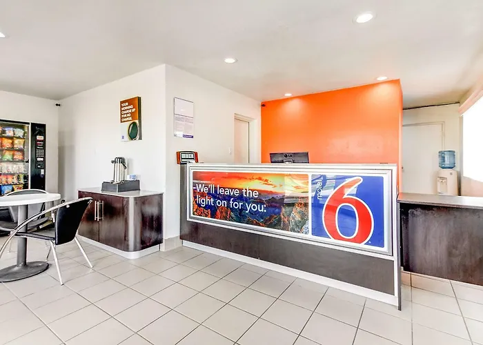 Motel 6 Waco - Lacy Lakeview